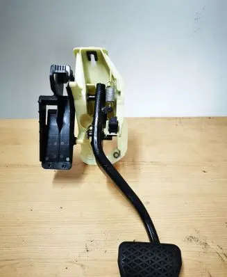 BMW 5 F10 F11 Brake pedal 6775368