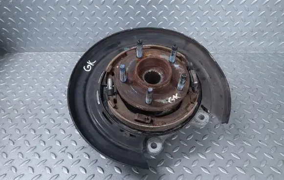 Rear wheel hub