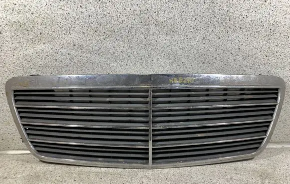 Mercedes-Benz E W210 Front grill 2108800583
