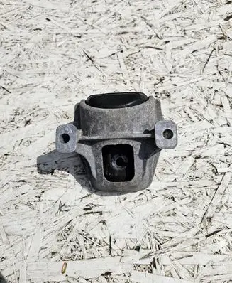Audi Q5 SQ5 Engine mount bracket