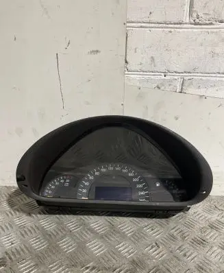 Mercedes-Benz C W203 Speedometer (instrument cluster) A2035407111
