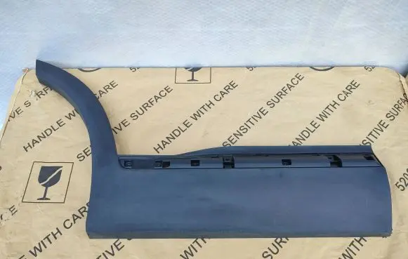 Hyundai Santa Fe Rear door trim (molding) 87732S1100