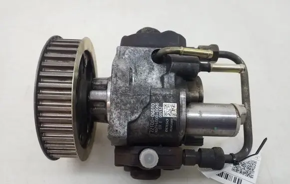 Toyota Avensis T250 Fuel injection high pressure pump 221000G010