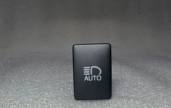 Toyota Yaris Light switch LUKTURUSLDZIS