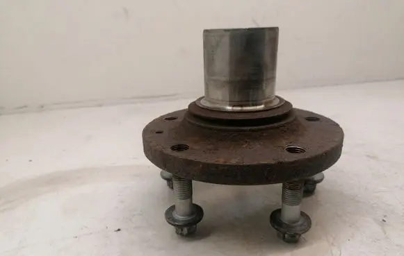 Renault Master III Front wheel bearing hub 