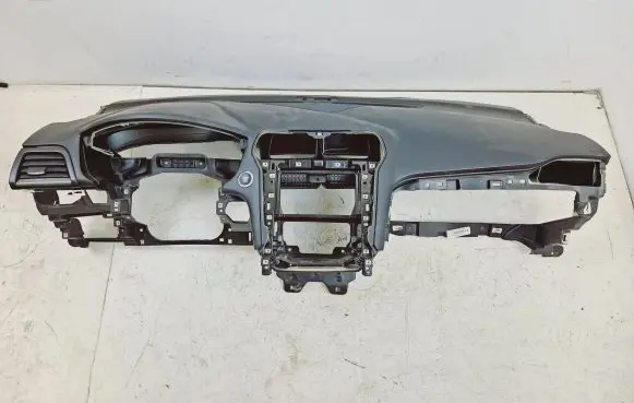 Ford Fusion II Dashboard FB161129113215