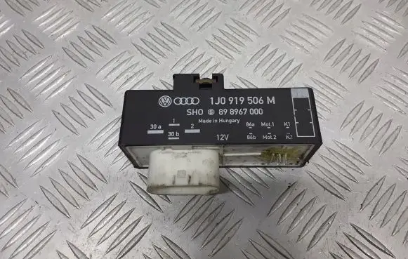 Skoda Fabia Mk2 (5J) Coolant fan relay 1J0919506M