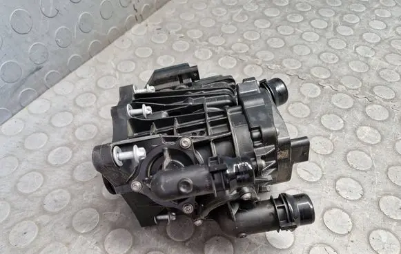 Thermostat/thermostat housing