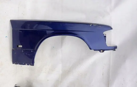 Mercedes-Benz 190 W201 Fender