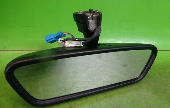 Infiniti QX30 Rear view mirror (interior)