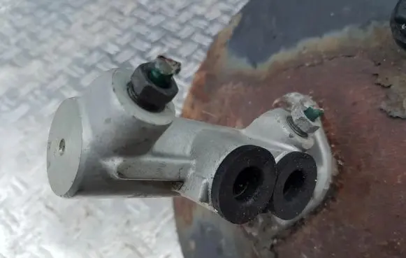 Renault Megane I Master brake cylinder
