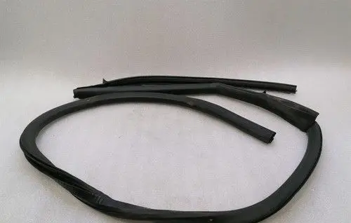 Audi R8 42 Front door rubber seal 427831708