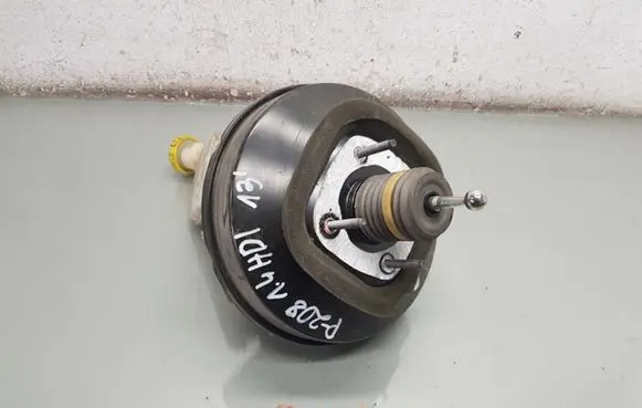 Peugeot 208 Brake booster 9672866180