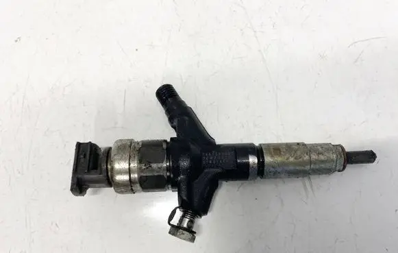 Subaru Forester SH Fuel injector 16613aa030