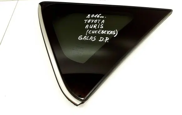 Toyota Auris E180 Rear side window