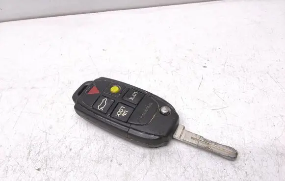 Volvo XC90 Ignition key/card 8688800