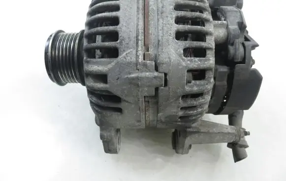 Volkswagen Polo IV 9N3 Generator/alternator 0124515022 045903023A