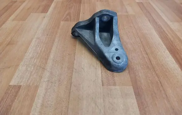 Jaguar XF X250 Engine mounting bracket 5R836037BB 5R836037BC C2C39422