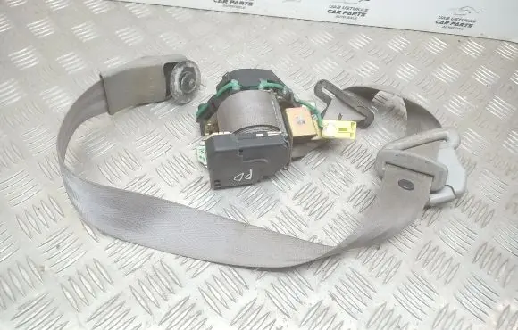 Mazda 626 Front seatbelt