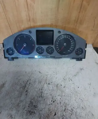 Volkswagen Phaeton Speedometer (instrument cluster) 3D0920981N 0263619309 2464000229