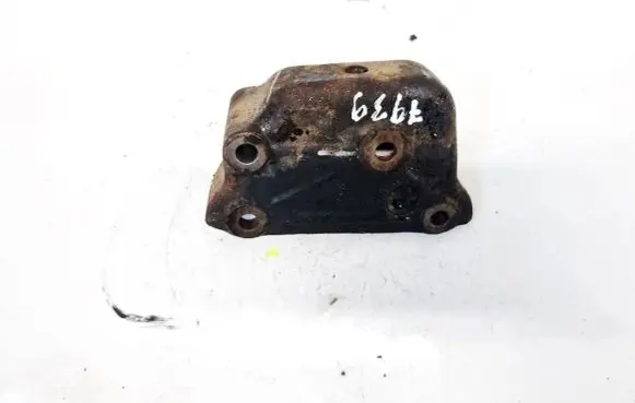 Isuzu D-Max Engine mounting bracket