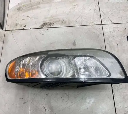 Volvo V50 Headlight/headlamp 31265701 0301237602