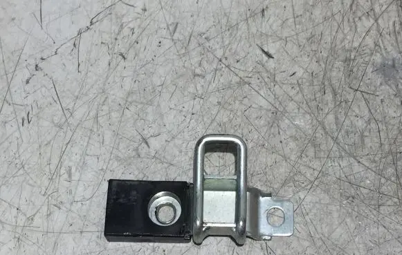 Iveco Daily 6th gen Rear door lock loop/hook striker B805 1222