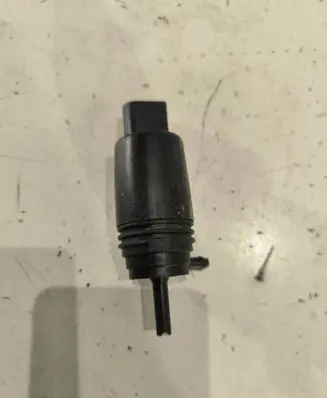 BMW 5 E60 E61 Windscreen/windshield washer pump 8377612 23557610