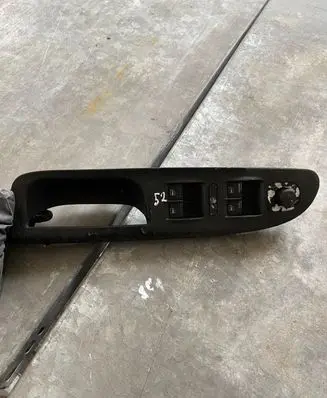 Volkswagen PASSAT B6 Electric window control switch 3C0867171