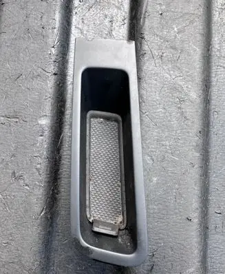 Other center console (tunnel) element