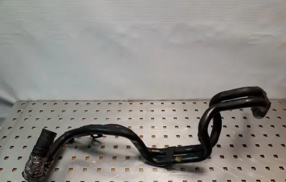 Volkswagen PASSAT B6 Engine coolant pipe/hose