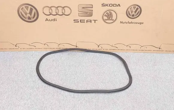 Audi A3 S3 8V Rear door rubber seal (on body) 8V5833721