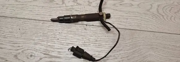 Skoda Fabia Mk1 (6Y) Fuel injector 0432193574