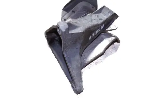 Audi A6 S6 C5 4B Engine mounting bracket 8D0199388G