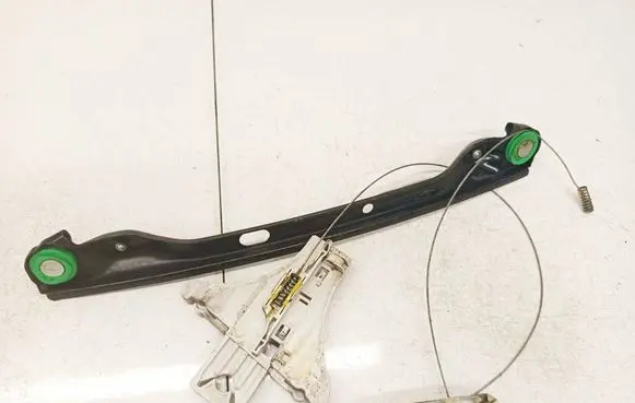 Volkswagen PASSAT B6 Sliding door window regulator with motor