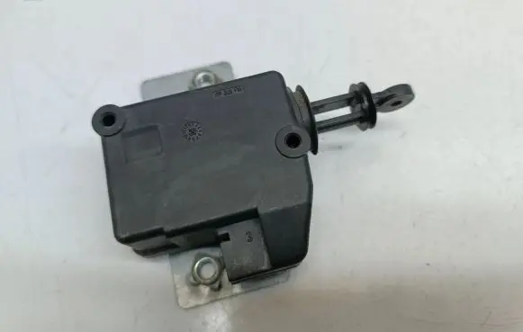 Mitsubishi Space Star Fuel tank cap lock 