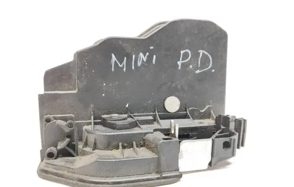 Mini Cooper Countryman R60 Front door lock 7318416 1120085 J120085