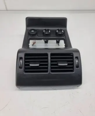 Rear air vent grill