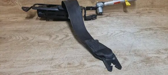 Volvo V70 Front seatbelt 6075637L0B NAL0701250106