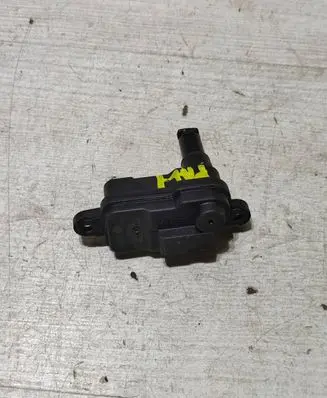 Volkswagen Touran III Fuel tank cap lock motor 8V0862159