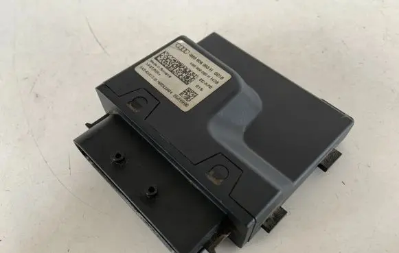 Audi Q7 4M Fuel injection pump control unit/module 4M0906093H