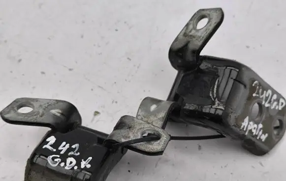Rear door hinge set