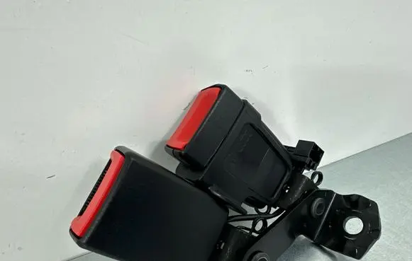 Audi Q3 8U Rear seatbelt buckle 4G0857739A