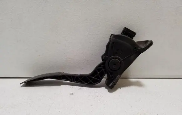 Nissan Pathfinder R51 Accelerator throttle pedal 18002EA000