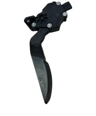 Accelerator throttle pedal