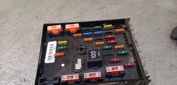 Volkswagen PASSAT B6 Fuse module 3C0937125