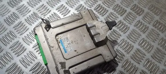 Mazda 626 Engine control unit/module e2t82081m fp162efp1618881a