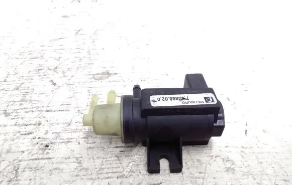 Audi A3 S3 8P Turbo solenoid valve 70086802 70086800
