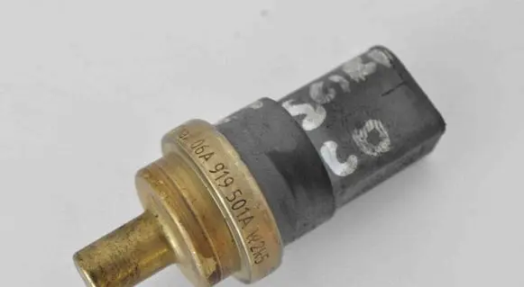 Volkswagen Scirocco Oil temperature sensor 06A919501A