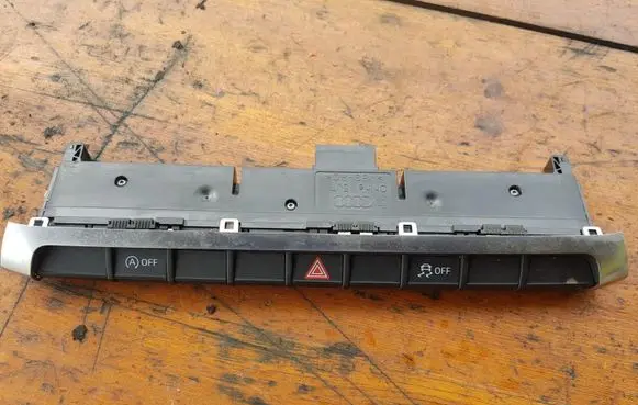Audi A3 S3 8V Hazard light switch 8V0925301CE